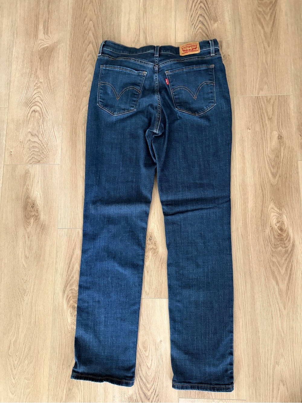 Levi's Classic Straight Women's Blue Stretch Jeans - Picture 4 of 6